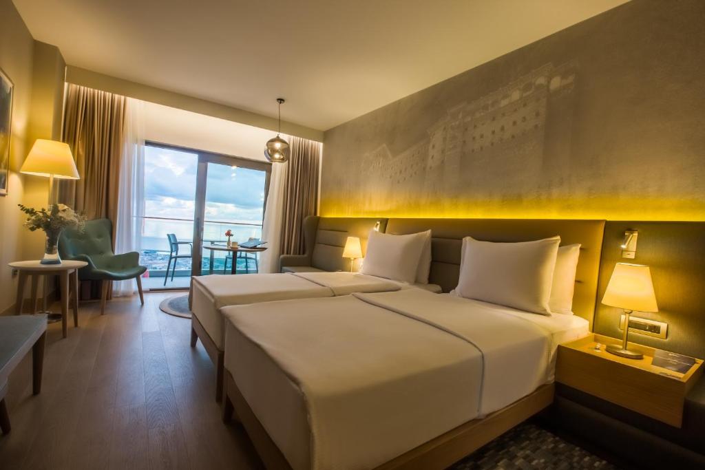 double or twin room with mountain view and balcony