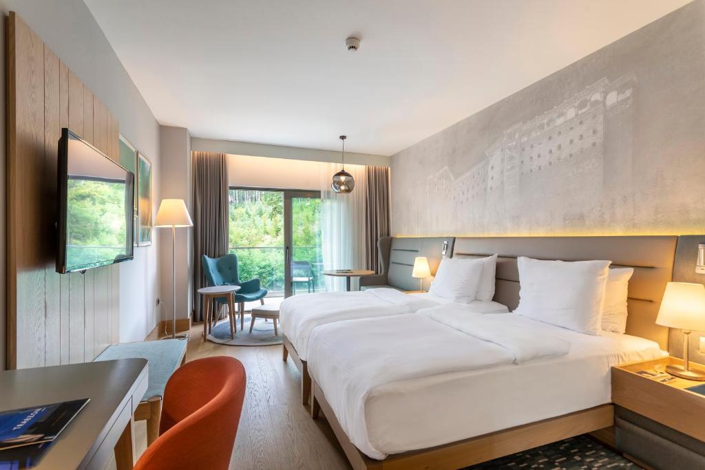 double or twin room with mountain view and balcony