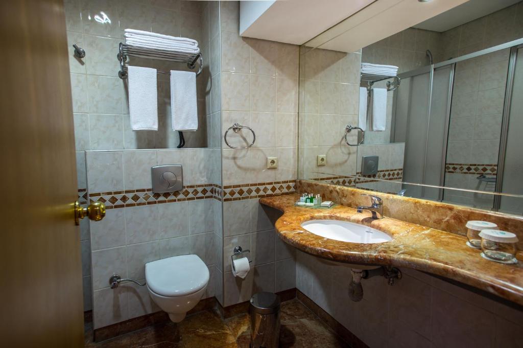 standard double room with city view