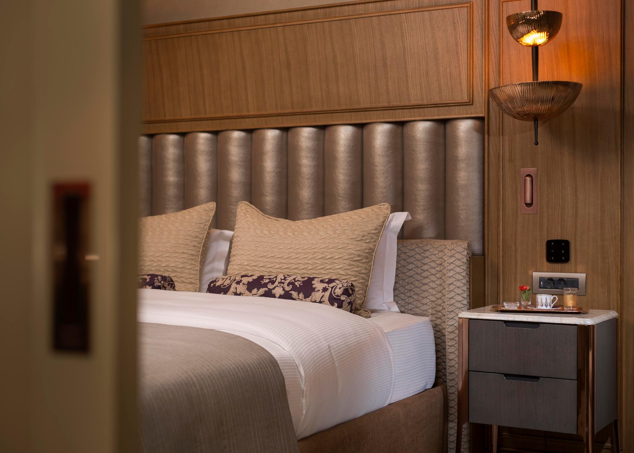 superior Queen room