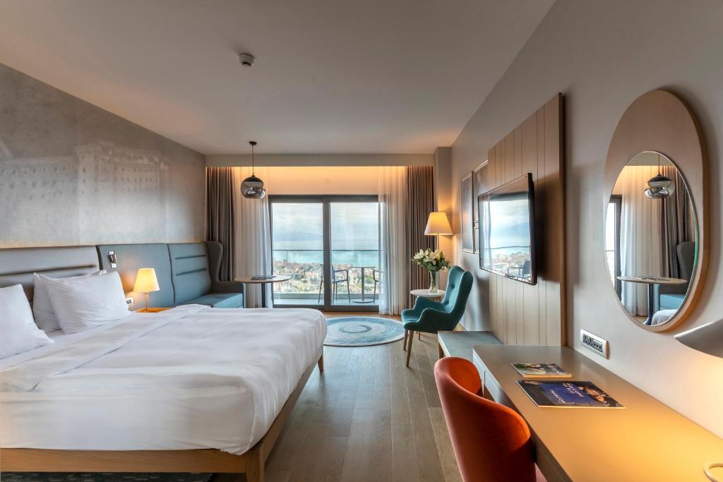 double or twin room with sea view and balcony