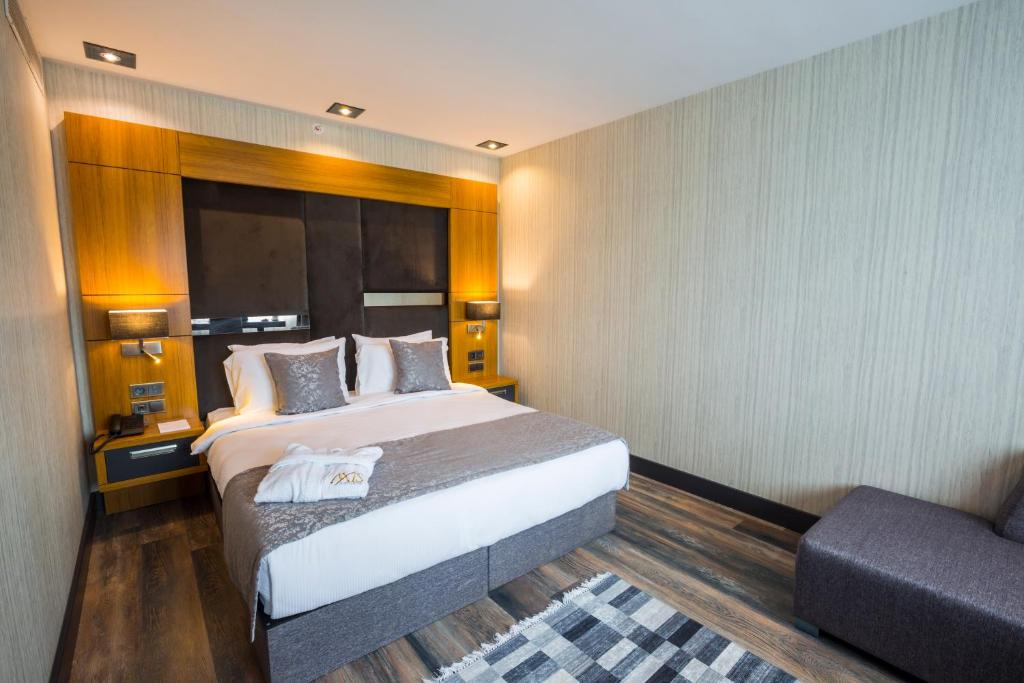junior suite with sofa bed and sea view