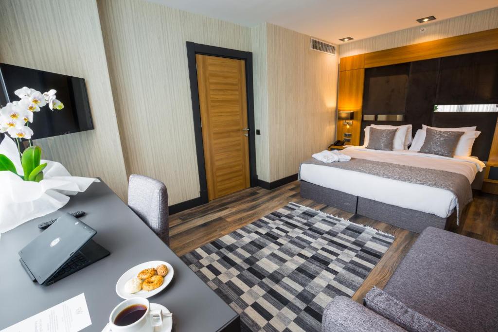 junior suite with sofa bed and sea view