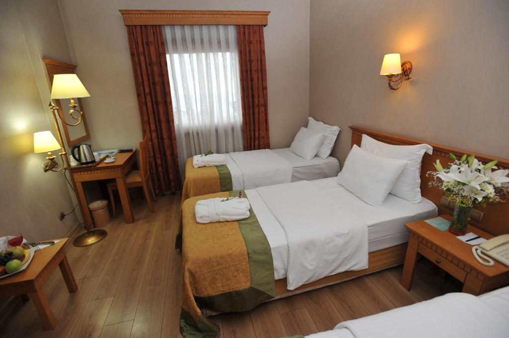 triple room with city view