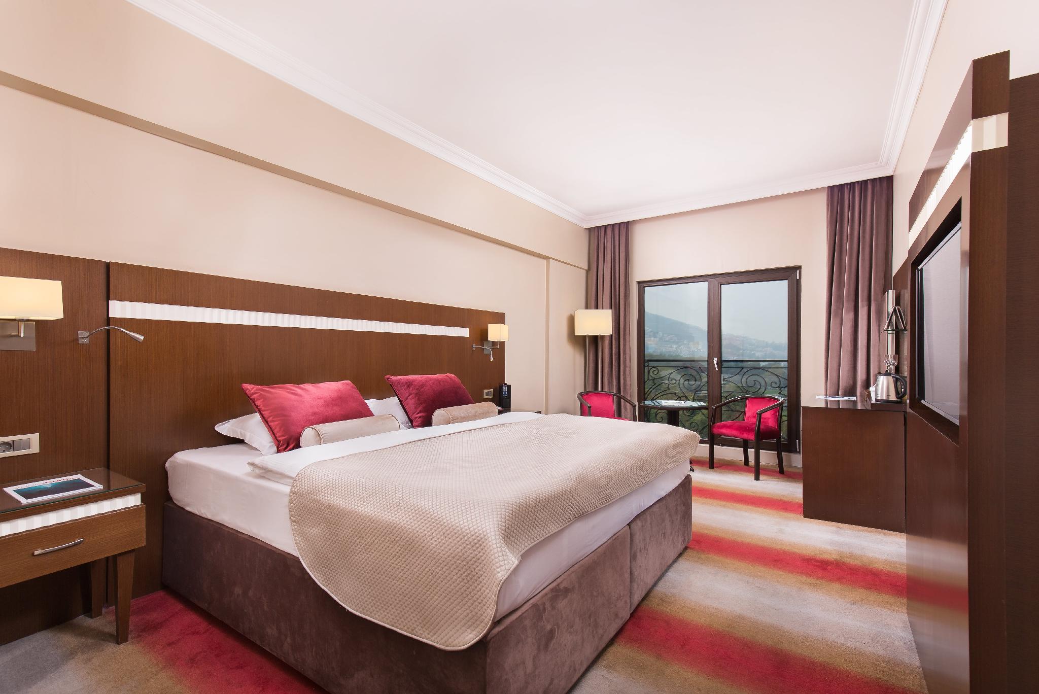 connecting room