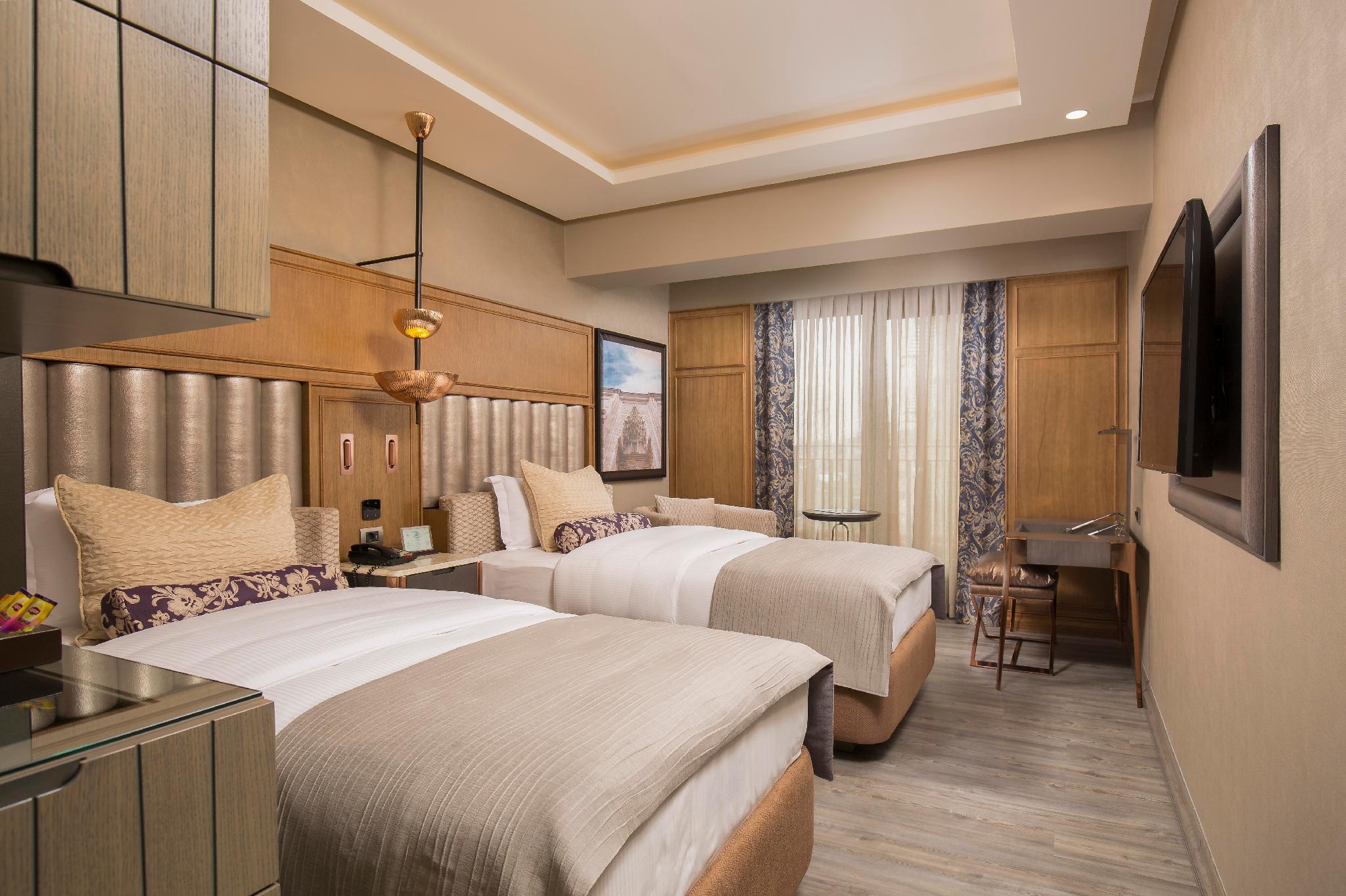 connecting room