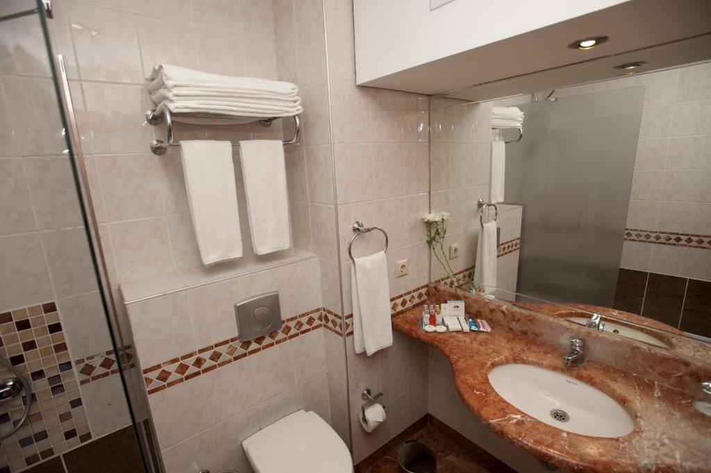 classic triple room - no view