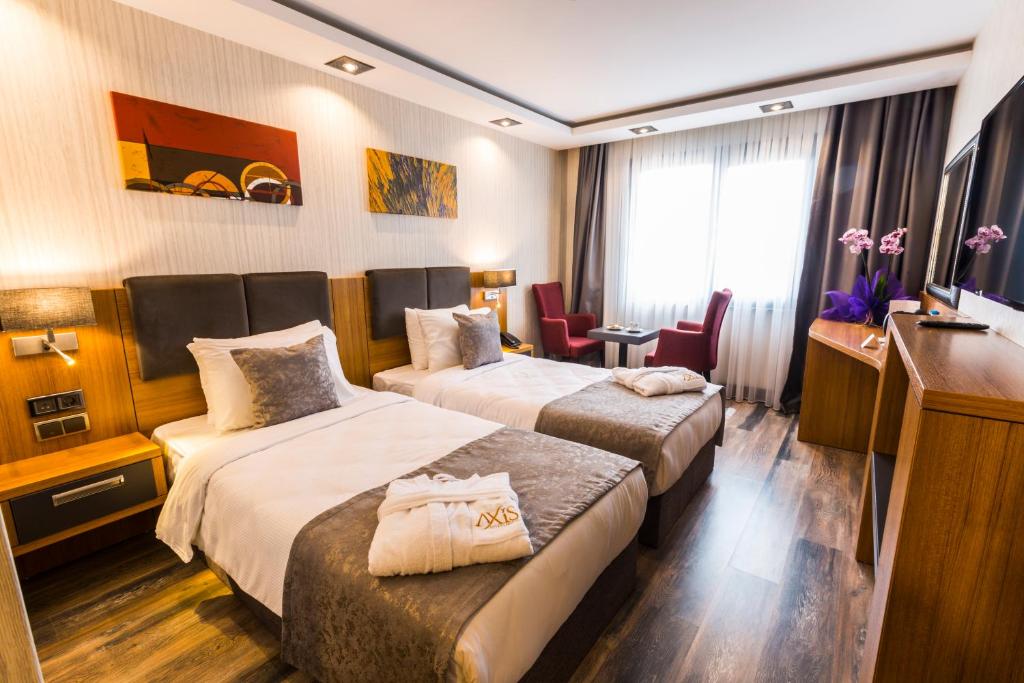 twin room with sea view