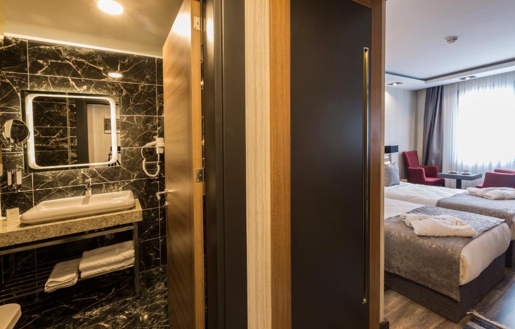 twin room with sea view