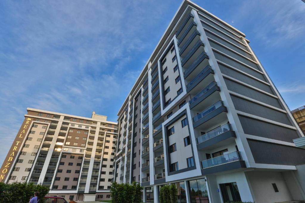 three bedroom apartment with sea view and balcony