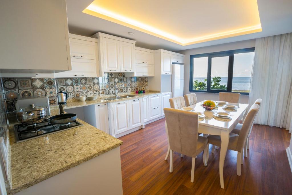 three bedroom apartment with sea view and balcony