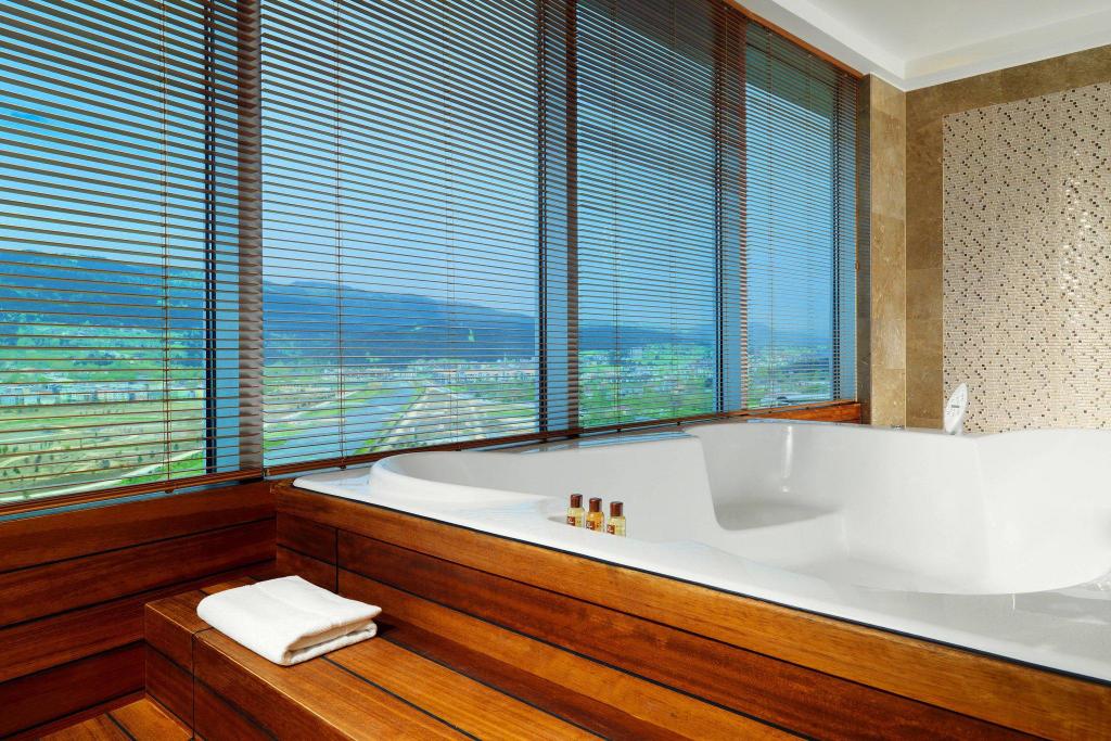 king suite , club level , 1 bedroom presidential suite , 1 king