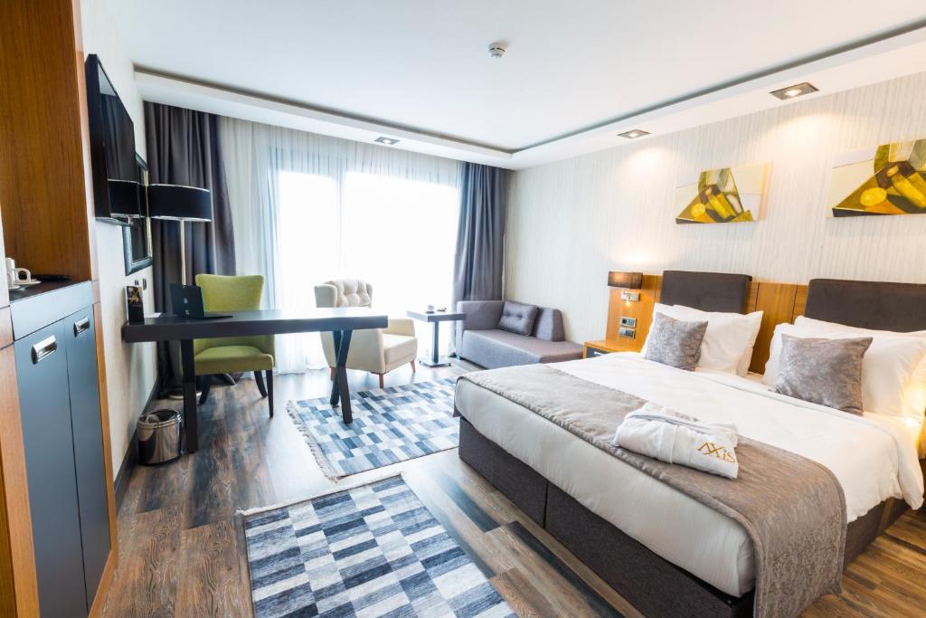 standard sea view room with extra bed