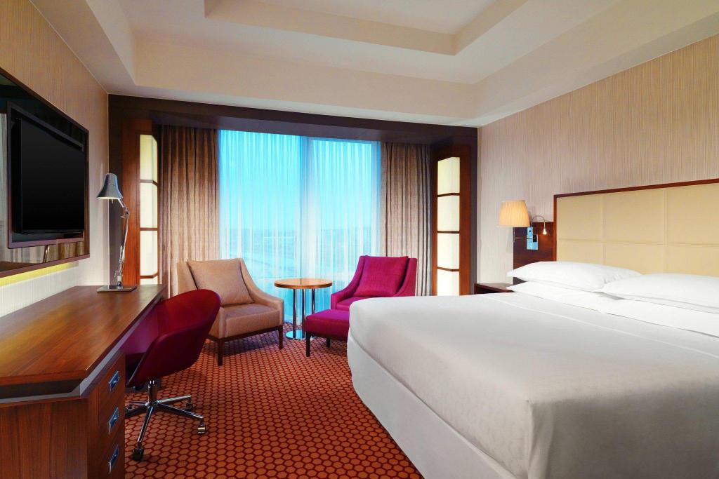 classic guest room , king bed