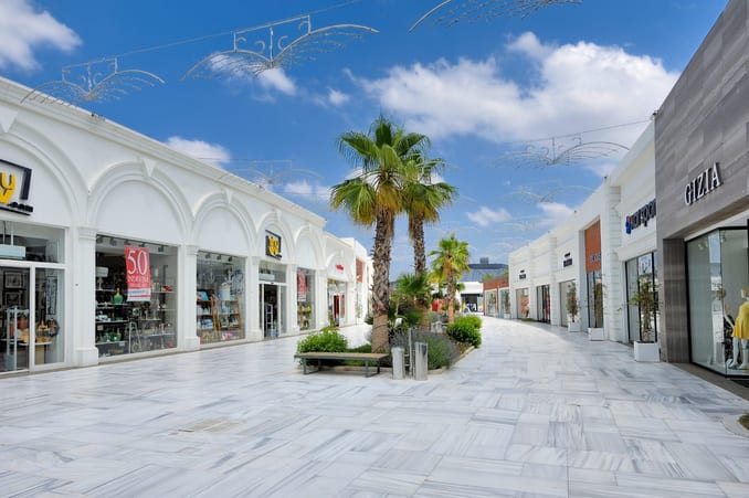 ViaSea Mall shops