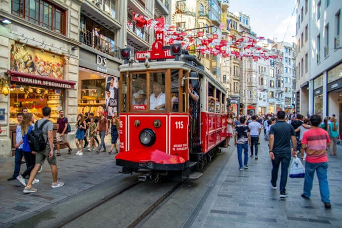 أسواق شارع الاستقلال إسطنبول